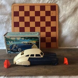 Vintage AVON PHERCE ARROW’33 car with Box. Decanter is empty.